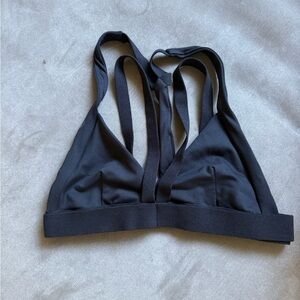 Black Women's Alo Strappy Sports Bra Medium
